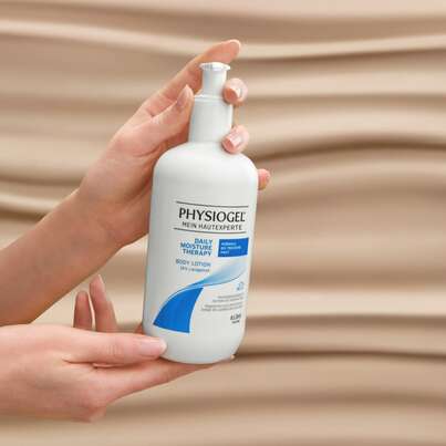Sie sehen eine Packung PHYSIOGEL® Daily Moisture Therapy Body Lotion für normale bis trockene Haut, Produktbild: 08 PHYSIOGEL® Daily Moisture Therapy Body Lotion für normale bis trockene Haut, A-Nr.: 5388440 - 08