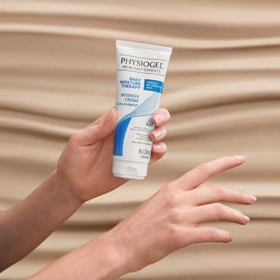 Sie sehen eine Packung PHYSIOGEL® Daily Moisture Therapy Intensiv Creme für normale bis trockene, raue Haut, Produktbild: 08 PHYSIOGEL® Daily Moisture Therapy Intensiv Creme für normale bis trockene, raue Haut, A-Nr.: 5388486 - 08