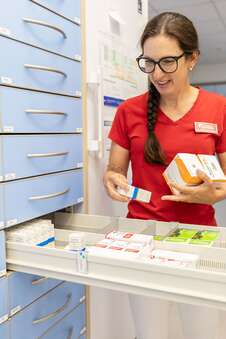 St.Magdalena-Apotheke-3407.jpg St.Magdalena-Apotheke-3407.jpg