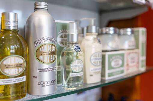 St.Magdalena-Apotheke-3417.jpg St.Magdalena-Apotheke-3417.jpg