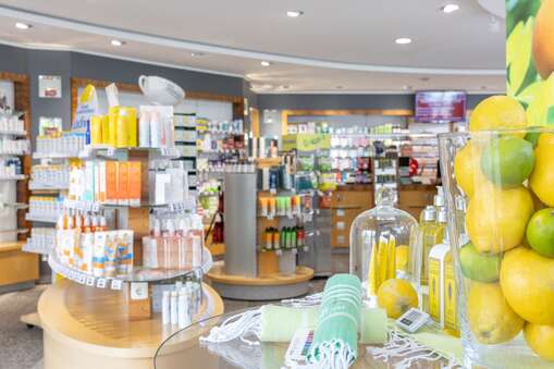 St.Magdalena-Apotheke-3860.jpg St.Magdalena-Apotheke-3860.jpg