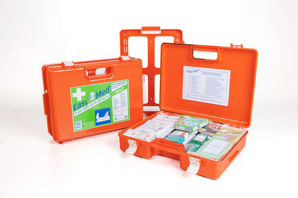 Sie sehen eine Packung EasyMed Erste Hilfe Kasten Holz Z1020, Produktbild: 02 EasyMed Erste Hilfe Kasten Holz Z1020, A-Nr.: 6029743 - 02