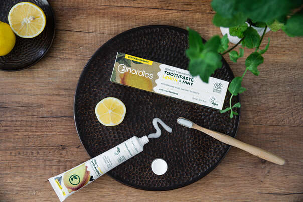 Nordics Bio Zahnpasta Whitening Super White Zitrone &amp; Minze, A-Nr.: 5332221 - 03