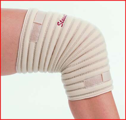 Sie sehen eine Packung Staudt Knie-Manschetten, Produktbild: 01 Staudt Knie-Manschetten, A-Nr.: 1449618 - 01