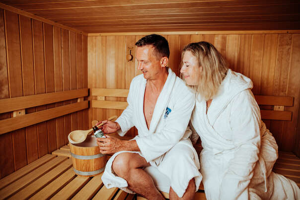 Sie sehen eine Packung Arlberger Saunaöl 100ml, Produktbild: 04 Arlberger Saunaöl 100ml, A-Nr.: 3450904 - 04