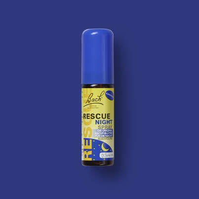 Sie sehen eine Packung RESCUE NIGHT® Spray, Alkoholfrei, Produktbild: 02 RESCUE NIGHT® Spray, Alkoholfrei, A-Nr.: 5323110 - 02