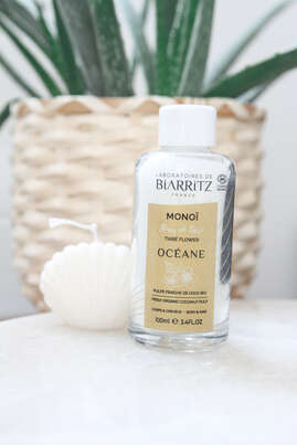 Sie sehen eine Packung Oceane Monoi Pflegeöl Tiare Blumen Bio LDB, Produktbild: 03 Oceane Monoi Pflegeöl Tiare Blumen Bio LDB, A-Nr.: 4832559 - 03