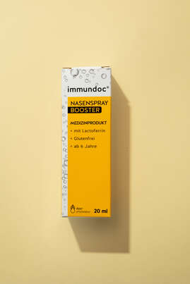 Sie sehen eine Packung immundoc® Nasenspray BOOSTER, Produktbild: 04 immundoc® Nasenspray BOOSTER, A-Nr.: 5565356 - 04