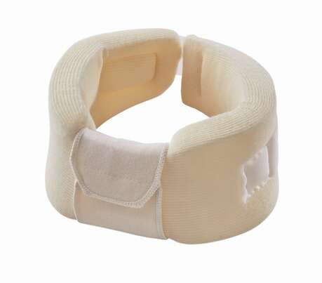 Sie sehen eine Packung FUTURO™ Halskrause, Verstellbar, Produktbild: 03 FUTURO™ Halskrause, Verstellbar, A-Nr.: 5680732 - 03