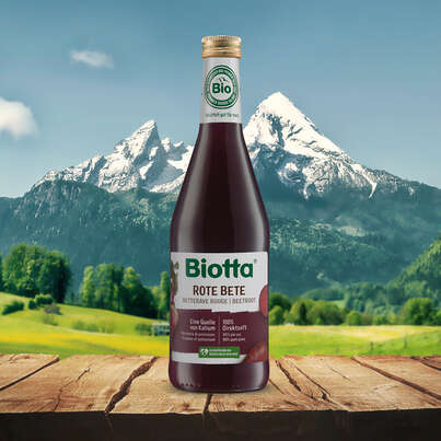 Sie sehen eine Packung Biotta ROTE BETE Bio, Produktbild: 03 Biotta ROTE BETE Bio, A-Nr.: 4248470 - 03