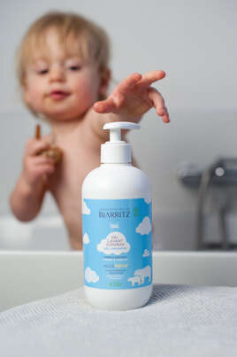 Sie sehen eine Packung Alga Natis rückfettendes Waschgel bio 500 ml LdB, Produktbild: 03 Alga Natis rückfettendes Waschgel bio 500 ml LdB, A-Nr.: 5279840 - 03